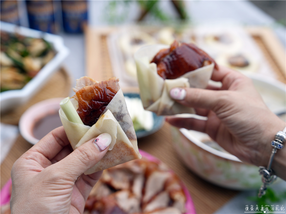 【苗栗頭份。美食】『君首櫻桃鴨創意料理』經典一鴨四吃！片皮鴨、XO醬炒鴨架、皮蛋鴨架粥、窩窩頭炒鴨鬆一次滿足！ @傻蛋夫妻生活札記