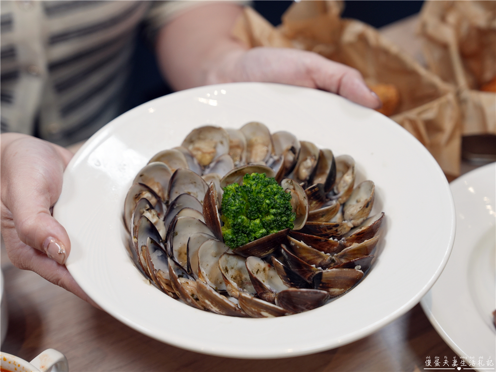 【苗栗頭份。美食】『瀧厚炙燒熟成牛排-苗栗頭份大全聯店』全台人氣連鎖牛排，頭份也吃得到！雙人套餐輕鬆享受，自助吧也是誠意十足！ @傻蛋夫妻生活札記