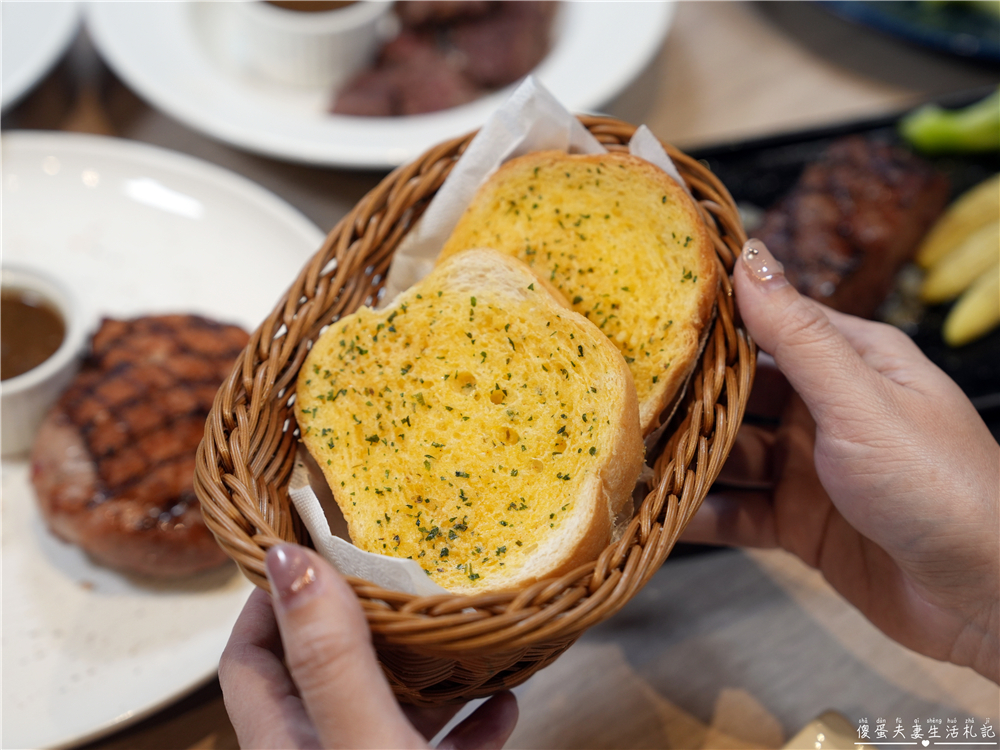 【苗栗頭份。美食】『瀧厚炙燒熟成牛排-苗栗頭份大全聯店』全台人氣連鎖牛排，頭份也吃得到！雙人套餐輕鬆享受，自助吧也是誠意十足！ @傻蛋夫妻生活札記