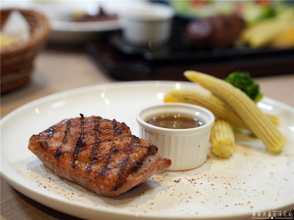 【苗栗頭份。美食】『瀧厚炙燒熟成牛排-苗栗頭份大全聯店』全台人氣連鎖牛排，頭份也吃得到！雙人套餐輕鬆享受，自助吧也是誠意十足！ @傻蛋夫妻生活札記