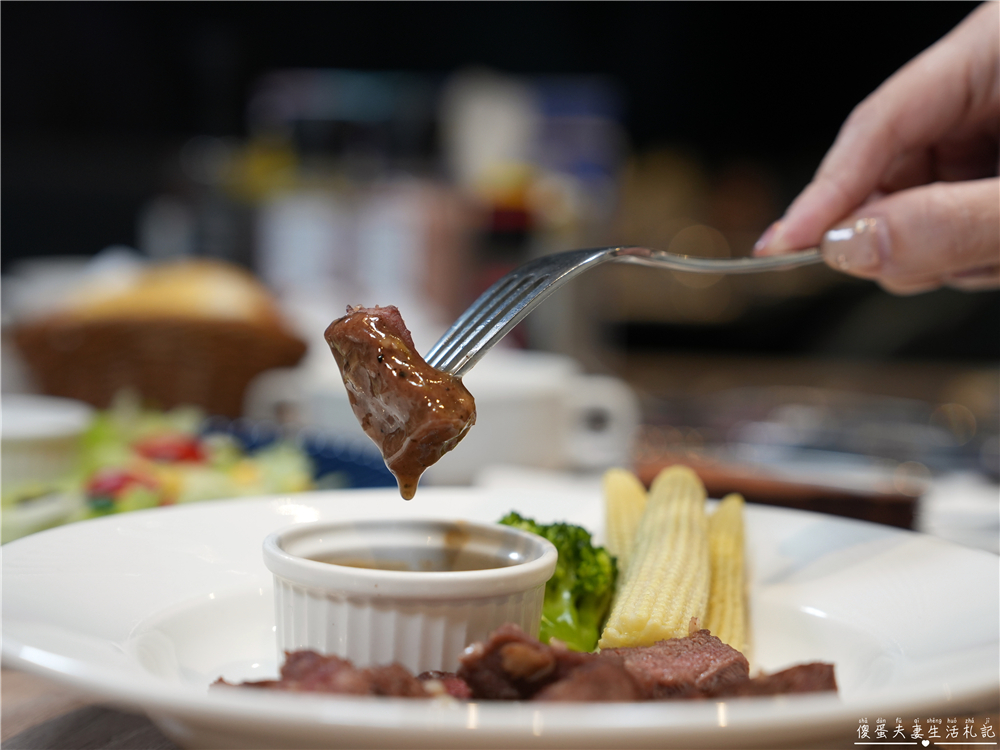 【苗栗頭份。美食】『瀧厚炙燒熟成牛排-苗栗頭份大全聯店』全台人氣連鎖牛排，頭份也吃得到！雙人套餐輕鬆享受，自助吧也是誠意十足！ @傻蛋夫妻生活札記