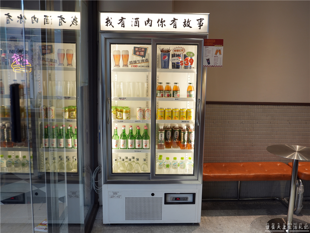 【台中西屯。美食】『焦糖楓串燒-逢甲直營店』逢甲超人氣串燒！20元起平價爽吃，烤麻糬絕對必點！ @傻蛋夫妻生活札記