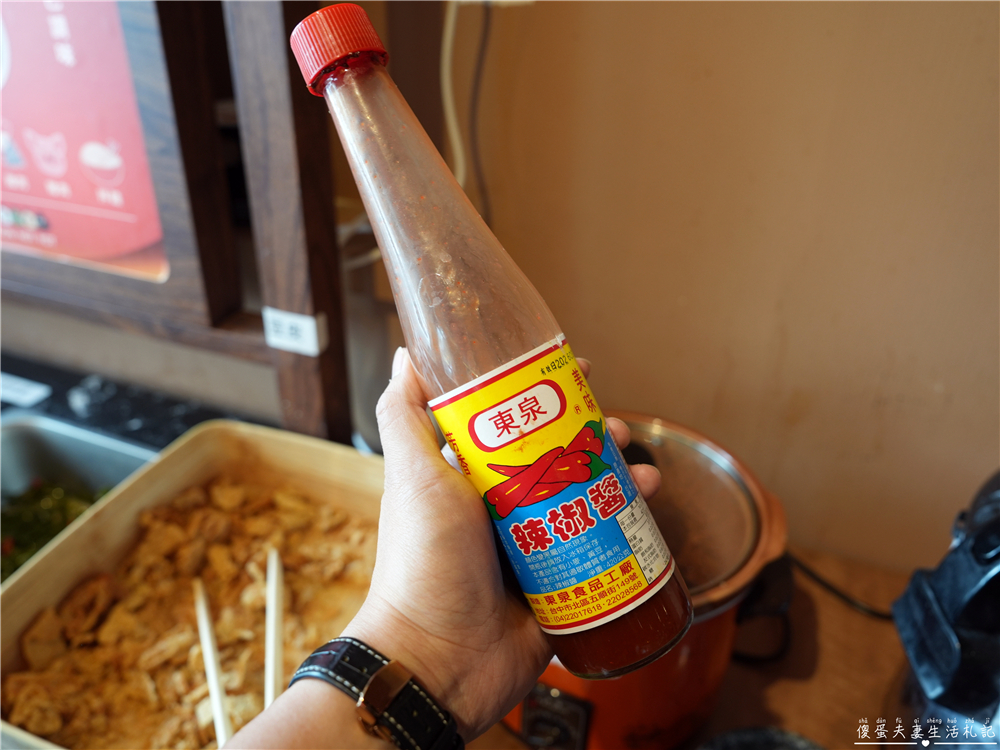 【台中西區。美食】『月團圓雞湯火鍋-台中美術園道店』個人鴛鴦火鍋爽爽吃，還有超豐盛自助吧無限吃到飽！台中寵物友善、包廂餐廳！ @傻蛋夫妻生活札記