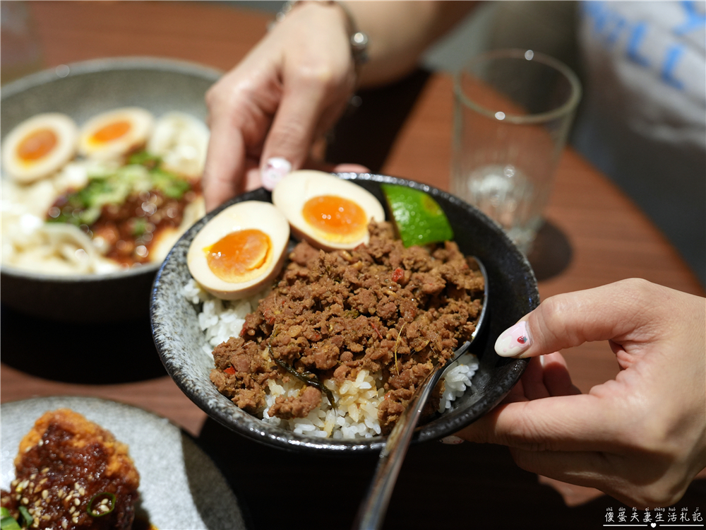 【台中南屯。美食】『茶馬司訪山茶店』未來感主題餐廳！不限時的寵物友善茶館！ @傻蛋夫妻生活札記