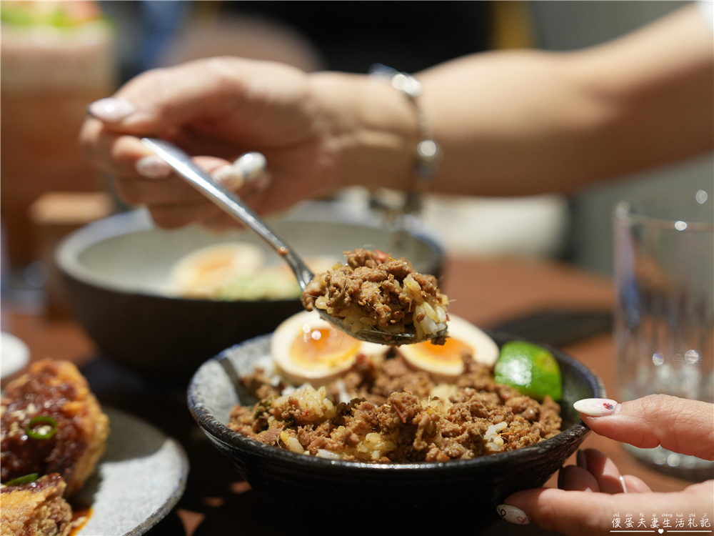 【台中南屯。美食】『茶馬司訪山茶店』未來感主題餐廳！不限時的寵物友善茶館！ @傻蛋夫妻生活札記