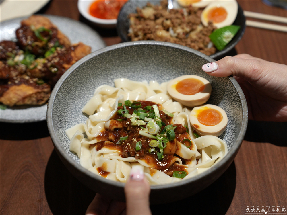 【台中南屯。美食】『茶馬司訪山茶店』未來感主題餐廳！不限時的寵物友善茶館！ @傻蛋夫妻生活札記