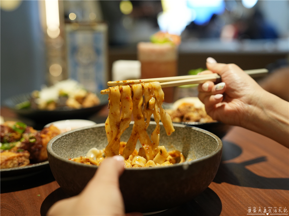 【台中南屯。美食】『茶馬司訪山茶店』未來感主題餐廳！不限時的寵物友善茶館！ @傻蛋夫妻生活札記