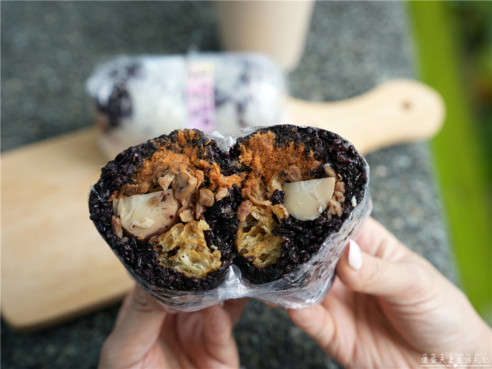 【苗栗市。美食】『我家飯糰』現點現做！飽食系的飯糰早點~ @傻蛋夫妻生活札記