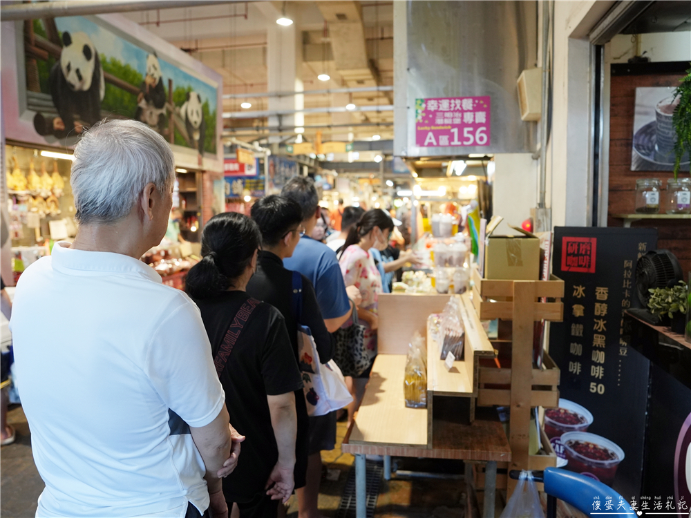 【台中東區。美食】『幸運找餐潛艇堡三明治專賣』不夠早吃不到！藏在建國市場的超猛三明治專賣店！ @傻蛋夫妻生活札記