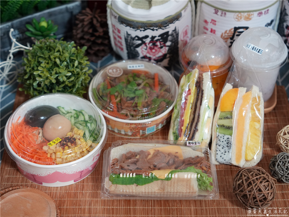 【台中東區。美食】『幸運找餐潛艇堡三明治專賣』不夠早吃不到！藏在建國市場的超猛三明治專賣店！ @傻蛋夫妻生活札記