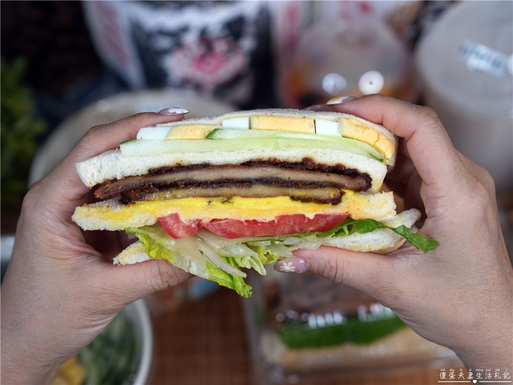 【台中東區。美食】『幸運找餐潛艇堡三明治專賣』不夠早吃不到！藏在建國市場的超猛三明治專賣店！ @傻蛋夫妻生活札記