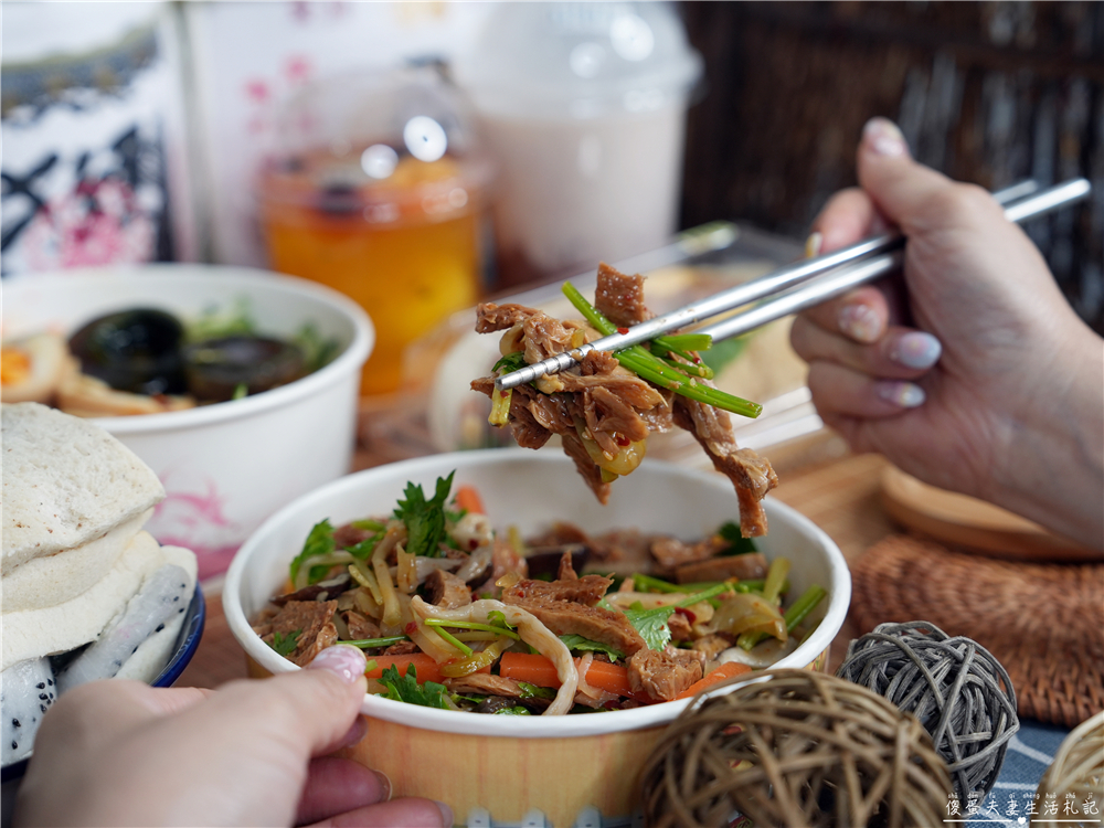 【台中東區。美食】『幸運找餐潛艇堡三明治專賣』不夠早吃不到！藏在建國市場的超猛三明治專賣店！ @傻蛋夫妻生活札記