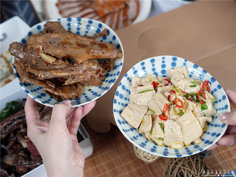 【台中西區。美食】『小鴨片』人氣外帶烤鴨專賣！片鴨、捲餅、各式鴨架料理樣樣誘人！ @傻蛋夫妻生活札記