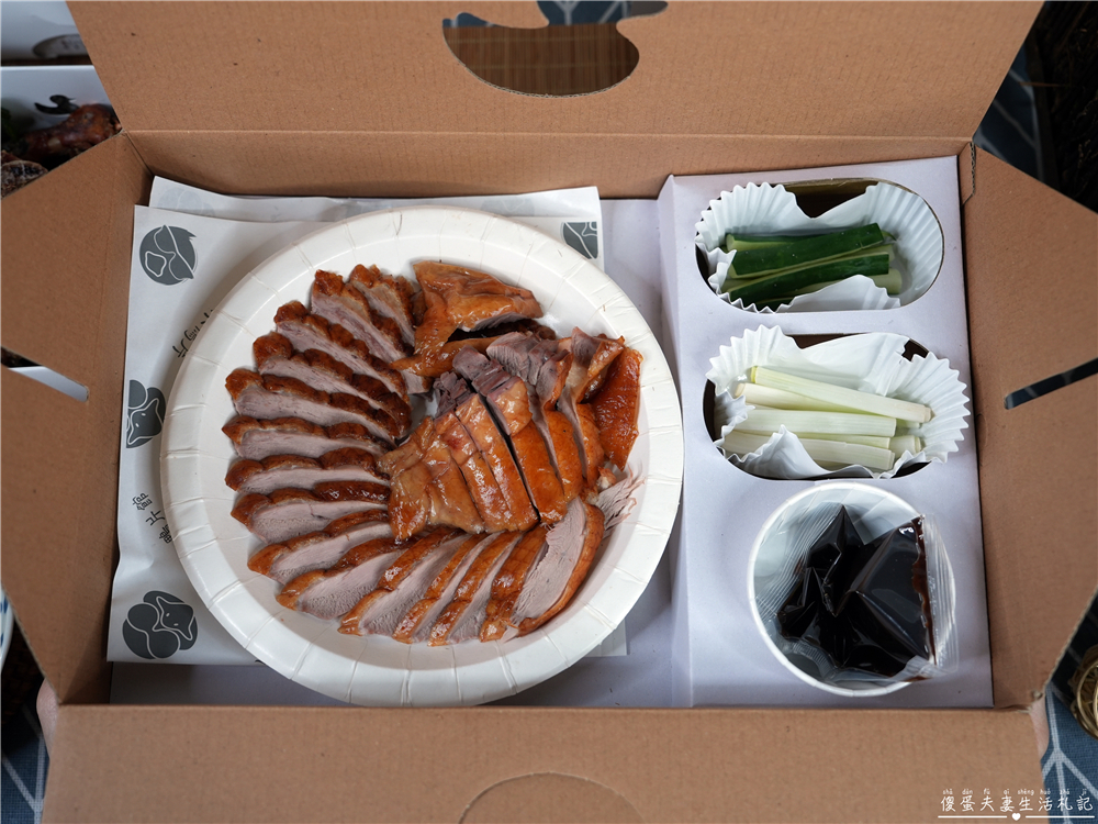 【台中西區。美食】『小鴨片』人氣外帶烤鴨專賣！片鴨、捲餅、各式鴨架料理樣樣誘人！ @傻蛋夫妻生活札記