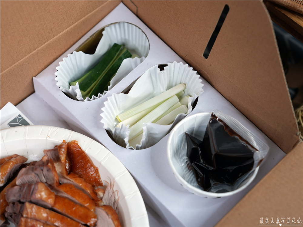 【台中西區。美食】『小鴨片』人氣外帶烤鴨專賣！片鴨、捲餅、各式鴨架料理樣樣誘人！ @傻蛋夫妻生活札記