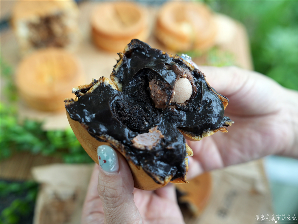 【苗栗頭份。美食】『一分錢一分貨-苗栗頭份店』內餡飽滿不甜膩！人氣爆棚的車輪餅進駐頭份！ @傻蛋夫妻生活札記