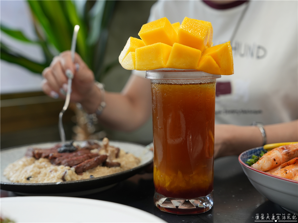 【台中西屯。美食】『春三朝午』夏季限定！井字芒果飲品vs起司爆擊牽絲義式燉飯霸氣登場！逢甲早午餐推薦~~ @傻蛋夫妻生活札記