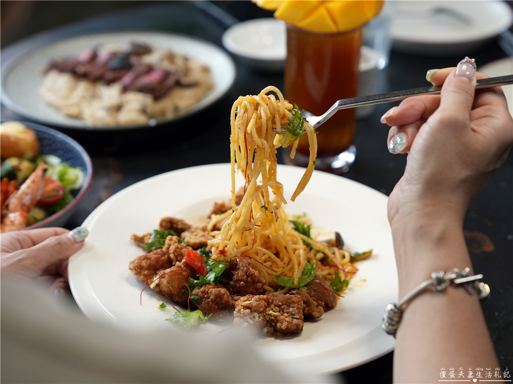 【台中西屯。美食】『春三朝午』夏季限定！井字芒果飲品vs起司爆擊牽絲義式燉飯霸氣登場！逢甲早午餐推薦~~ @傻蛋夫妻生活札記