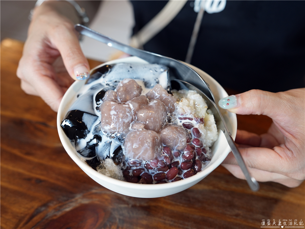 【台中龍井。美食】『東海豆子芋圓』超Q芋圓仙草凍甜點！東海的老字號點心~ @傻蛋夫妻生活札記