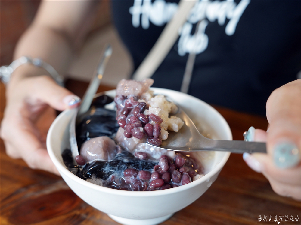 【台中龍井。美食】『東海豆子芋圓』超Q芋圓仙草凍甜點！東海的老字號點心~ @傻蛋夫妻生活札記