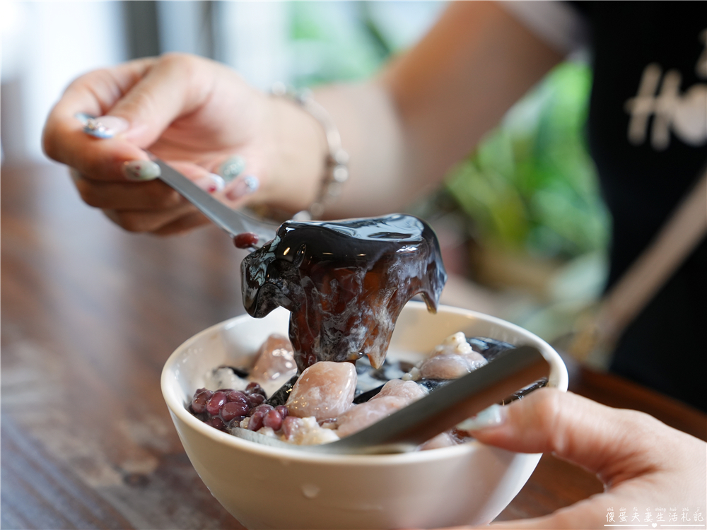 【台中龍井。美食】『東海豆子芋圓』超Q芋圓仙草凍甜點！東海的老字號點心~ @傻蛋夫妻生活札記