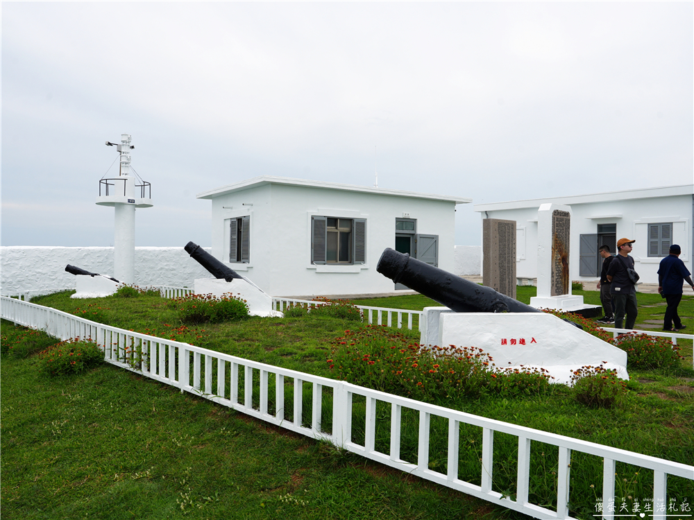 【澎湖西嶼。景點】『漁翁島燈塔/西嶼燈塔』全台最古老燈塔！參訪百年歷史國定古蹟！ @傻蛋夫妻生活札記