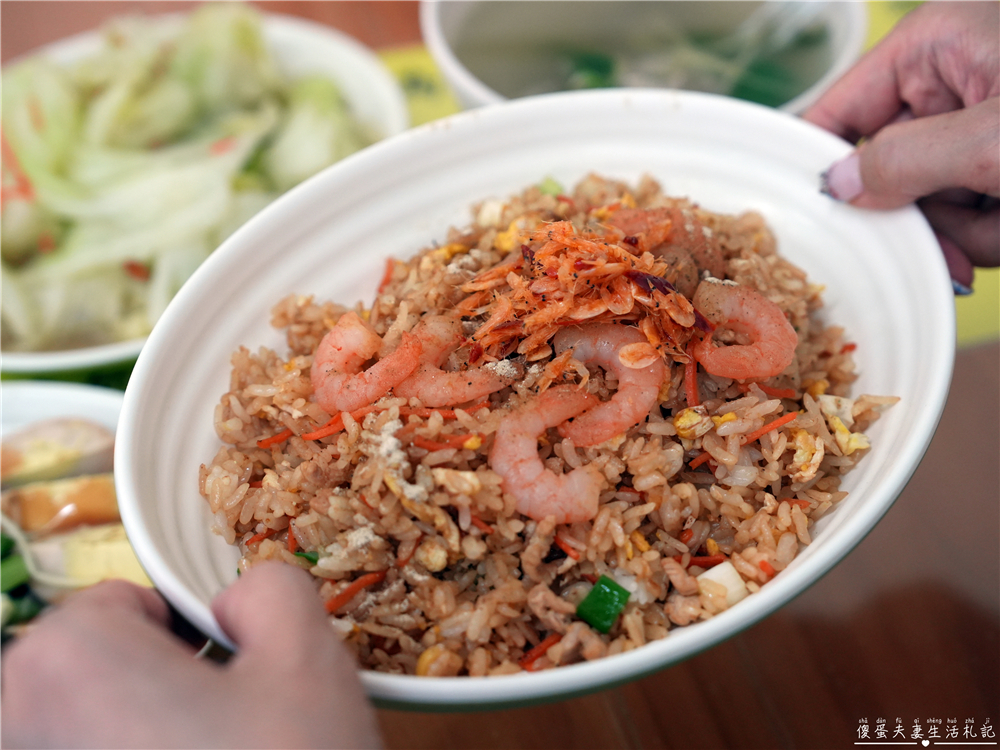 【苗栗頭份。美食】『御膳廚房』超猛功夫炒飯！粒粒分明、鑊氣十足的炒飯小吃！ @傻蛋夫妻生活札記