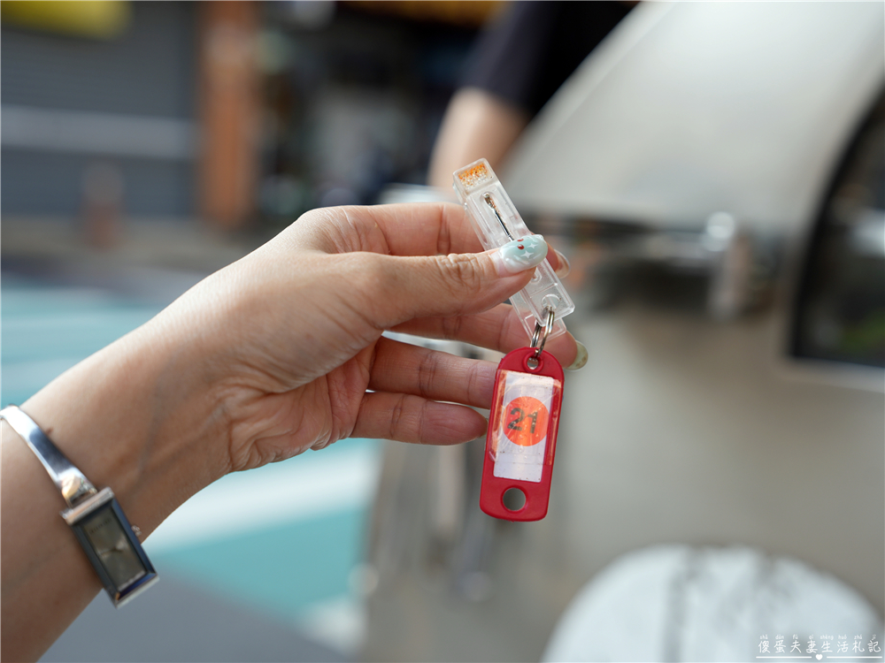 【台中龍井。美食】『品饌東山鴨頭-東海店』先滷後炸！東海最資深的經典東山鴨頭小吃！ @傻蛋夫妻生活札記