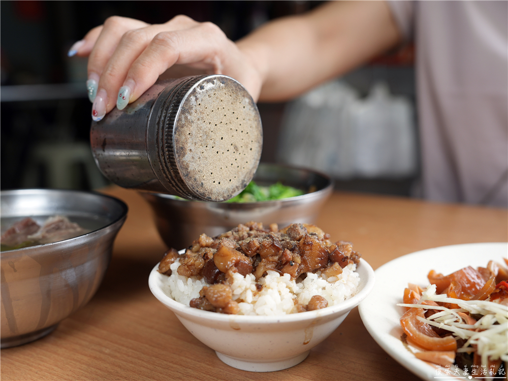 【台中北屯。美食】『松竹麵攤』平價古早味！營業到凌晨一點的低調涮嘴麵攤！滷味超推推~ @傻蛋夫妻生活札記