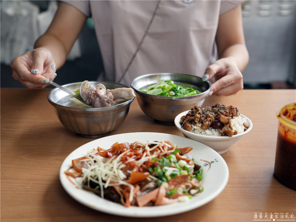 【台中北屯。美食】『松竹麵攤』平價古早味！營業到凌晨一點的低調涮嘴麵攤！滷味超推推~ @傻蛋夫妻生活札記