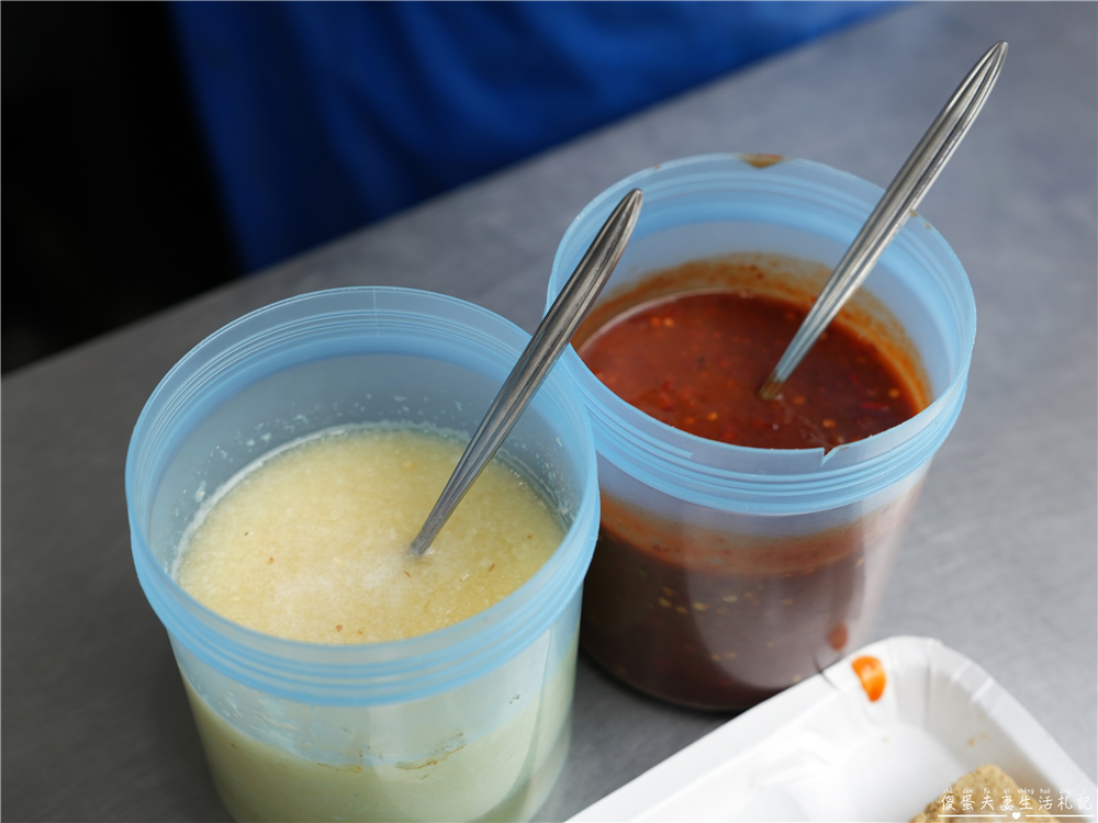 【台中北區。美食】『21臭豆腐-一中店』酥脆多汁！一中街的超猛排隊臭豆腐！ @傻蛋夫妻生活札記