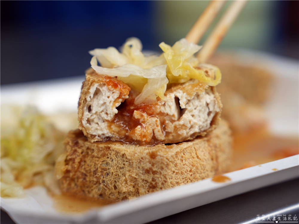 【台中北區。美食】『21臭豆腐-一中店』酥脆多汁！一中街的超猛排隊臭豆腐！ @傻蛋夫妻生活札記