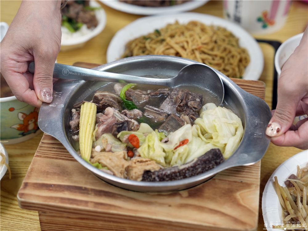 【苗栗市。美食】『六小福林記炒羊肉』白飯殺手！鹹香鮮嫩且不羶的羊肉料理專賣！連怕羊味的人都愛~~ @傻蛋夫妻生活札記