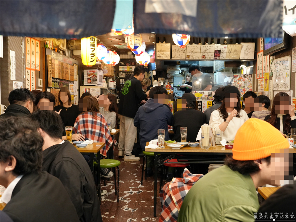【日本東京。美食】『大眾酒場 ヤリキ 總本店』阿美橫町的小小居酒屋！內臟鍋及串燒酒場吃起來~~ @傻蛋夫妻生活札記
