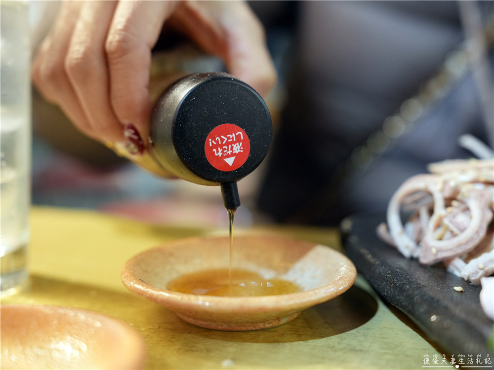 【日本東京。美食】『大眾酒場 ヤリキ 總本店』阿美橫町的小小居酒屋！內臟鍋及串燒酒場吃起來~~ @傻蛋夫妻生活札記