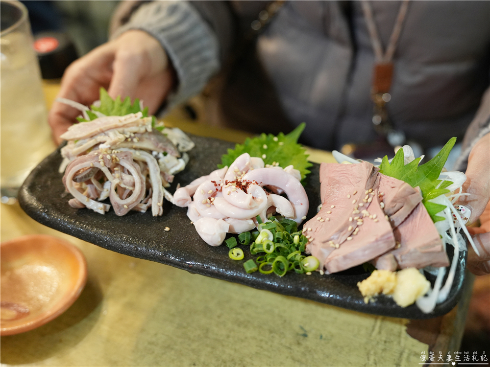 【日本東京。美食】『大眾酒場 ヤリキ 總本店』阿美橫町的小小居酒屋！內臟鍋及串燒酒場吃起來~~ @傻蛋夫妻生活札記