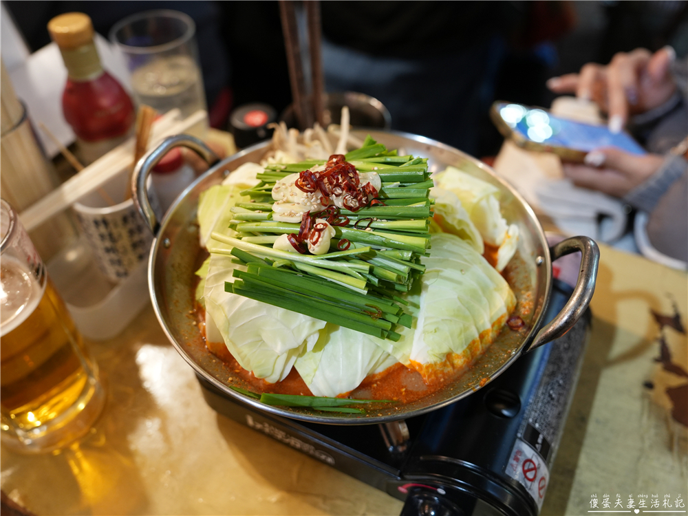 【日本東京。美食】『大眾酒場 ヤリキ 總本店』阿美橫町的小小居酒屋！內臟鍋及串燒酒場吃起來~~ @傻蛋夫妻生活札記