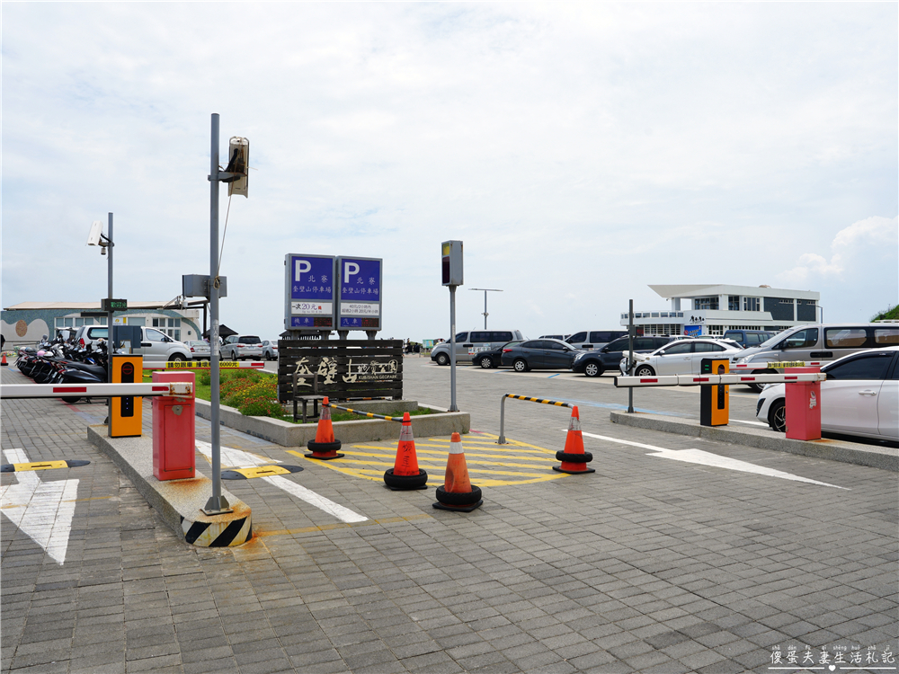 【澎湖湖西。景點】『奎壁山摩西分海』澎湖必訪奇景！走進大自然獨一無二的神祕通道~ @傻蛋夫妻生活札記