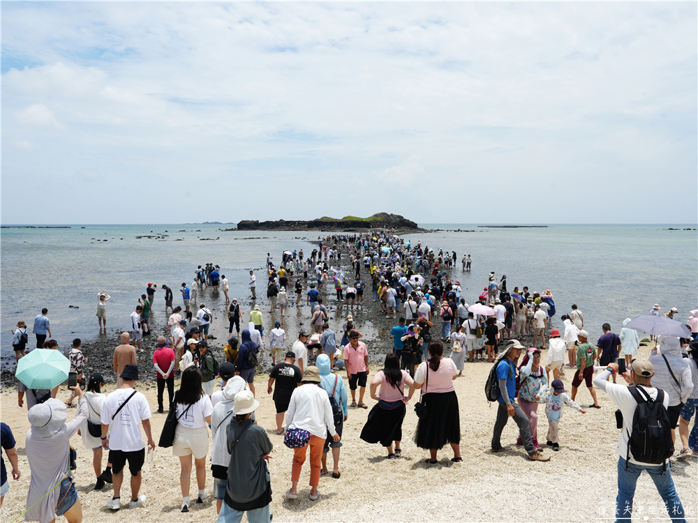【澎湖湖西。景點】『奎壁山摩西分海』澎湖必訪奇景！走進大自然獨一無二的神祕通道~ @傻蛋夫妻生活札記