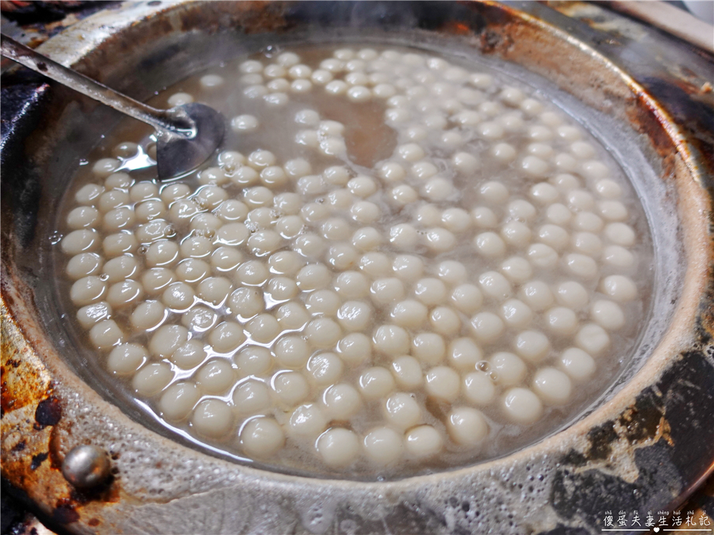 【宜蘭羅東。美食】『羅東紅豆湯圓』經營超過一甲子，號稱全國最好吃！料多爆滿的Q彈美味紅豆湯圓！ @傻蛋夫妻生活札記
