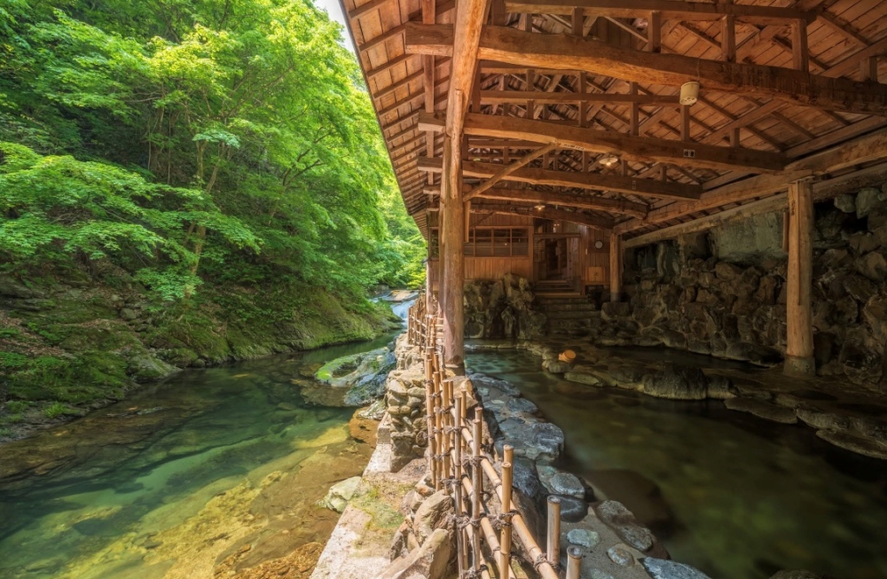 【日本仙台。住宿】『大江戶溫泉物語Premium 仙台作並』（原：鷹泉閣岩松旅館）泡湯秘境，享受山間溪流岩風呂！ @傻蛋夫妻生活札記