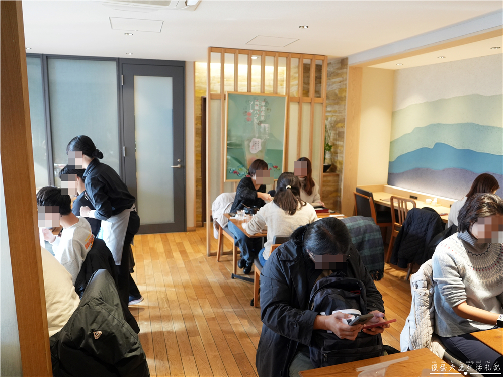 【日本群馬。美食】『湯川テラス』邊泡足湯還能享受美食！草津溫泉的足湯で食事初體驗！ @傻蛋夫妻生活札記