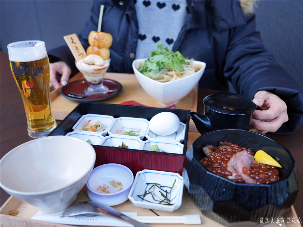 【日本群馬。美食】『湯川テラス』邊泡足湯還能享受美食！草津溫泉的足湯で食事初體驗！ @傻蛋夫妻生活札記