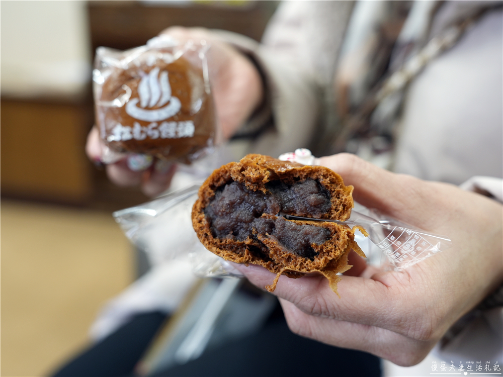 【日本群馬。美食】『松むら饅頭』草津溫泉經典名物！超人氣的溫泉伴手禮！ @傻蛋夫妻生活札記