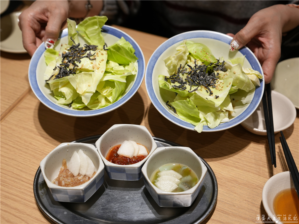 【日本東京。美食】『格安ビールと鉄鍋餃子 3‧6‧5酒場 池袋サンシャイン通り店』昭和風格平價酒場！池袋超夯的日本在地下班乾杯居酒屋~~ @傻蛋夫妻生活札記