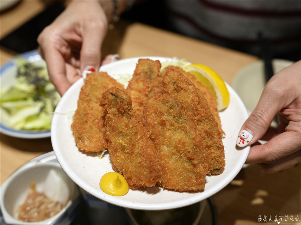 【日本東京。美食】『格安ビールと鉄鍋餃子 3‧6‧5酒場 池袋サンシャイン通り店』昭和風格平價酒場！池袋超夯的日本在地下班乾杯居酒屋~~ @傻蛋夫妻生活札記