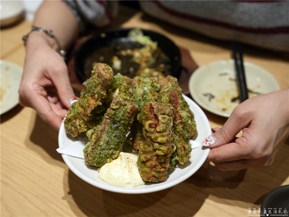 【日本東京。美食】『格安ビールと鉄鍋餃子 3‧6‧5酒場 池袋サンシャイン通り店』昭和風格平價酒場！池袋超夯的日本在地下班乾杯居酒屋~~ @傻蛋夫妻生活札記