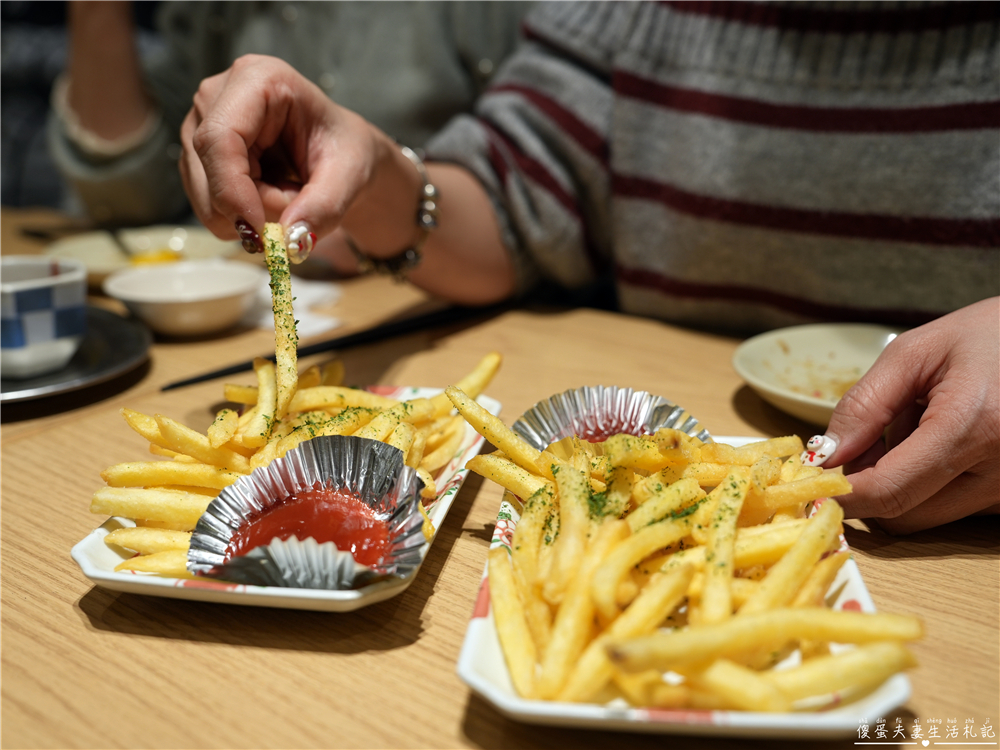 【日本東京。美食】『格安ビールと鉄鍋餃子 3‧6‧5酒場 池袋サンシャイン通り店』昭和風格平價酒場！池袋超夯的日本在地下班乾杯居酒屋~~ @傻蛋夫妻生活札記