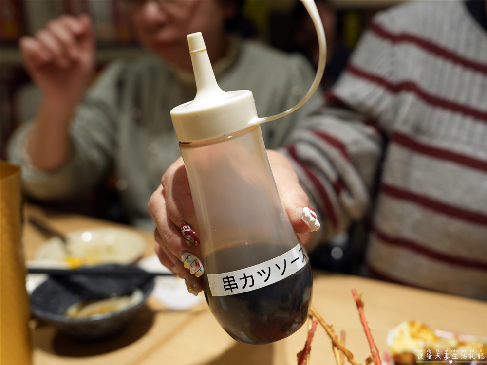 【日本東京。美食】『格安ビールと鉄鍋餃子 3‧6‧5酒場 池袋サンシャイン通り店』昭和風格平價酒場！池袋超夯的日本在地下班乾杯居酒屋~~ @傻蛋夫妻生活札記