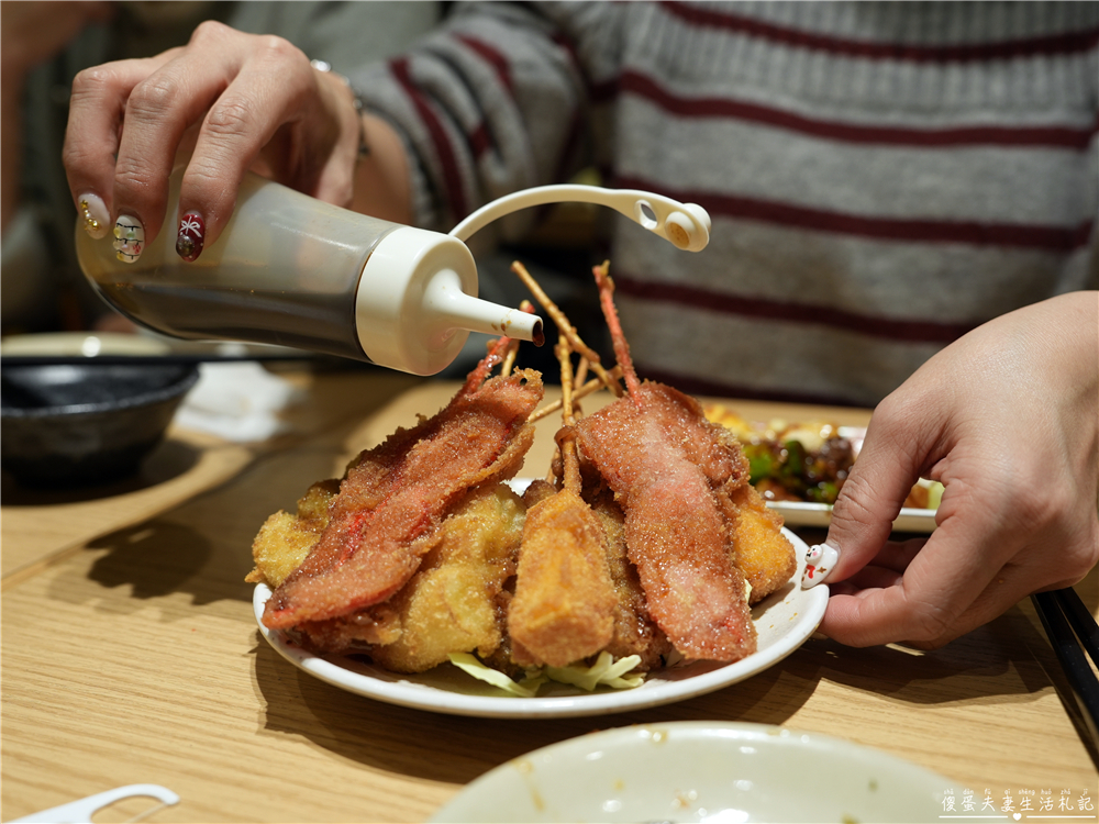 【日本東京。美食】『格安ビールと鉄鍋餃子 3‧6‧5酒場 池袋サンシャイン通り店』昭和風格平價酒場！池袋超夯的日本在地下班乾杯居酒屋~~ @傻蛋夫妻生活札記